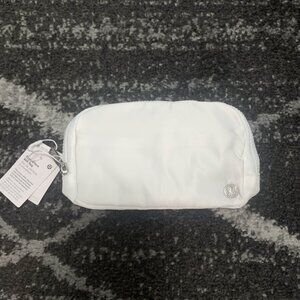 Lululemon Everywhere Belt Bag White